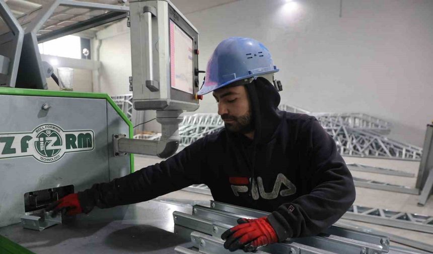 Depremin Ardından Açtıkları Çelik Konstrüksiyon Fabrikasında 20 Kişiye İstihdam Sağladılar