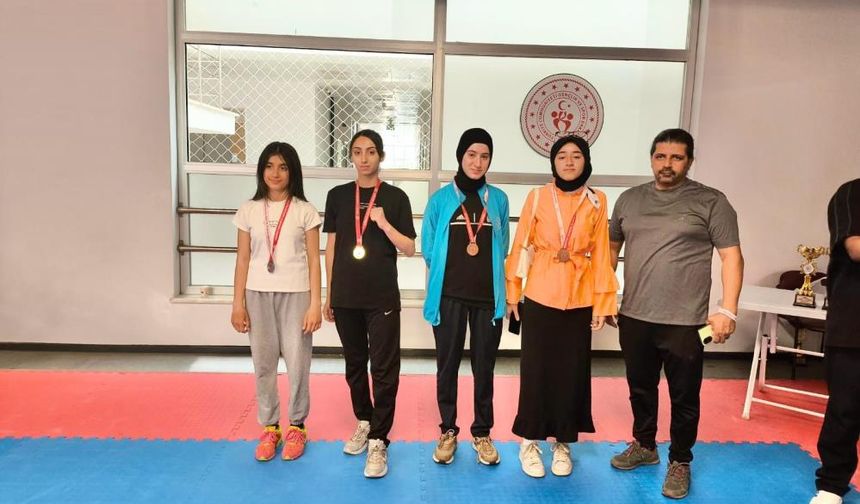 Elazığlı Sporcular Madalyaları Topladı