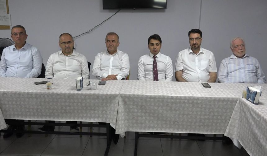 Elazığ İlahiyat ve Harput İlim Vakfı’ndan İl Müftüsü Üstündağ’a Veda Töreni