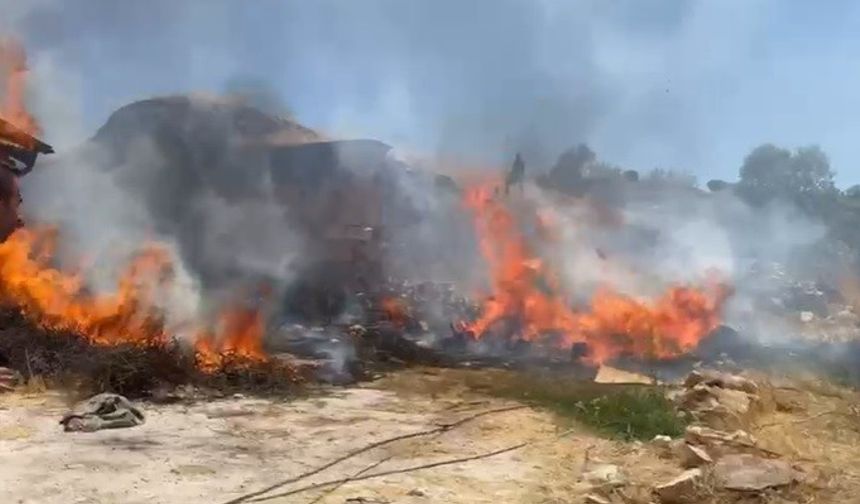 750 Yıllık Kervansaray Alevlere Teslim Oldu: 2 Kişi Yaralandı