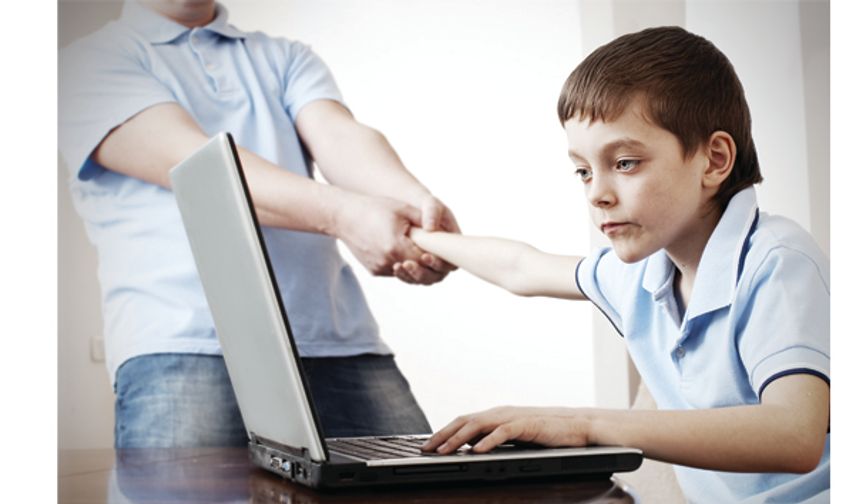 Teknolojinin Gelişimi Duruş Bozukluklarını Arttırdı