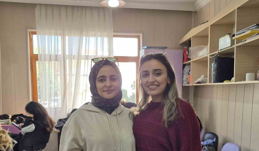 Abla Ve Kardeş, Hayalleri İçin Kuaförlük Eğitimi Alıyor