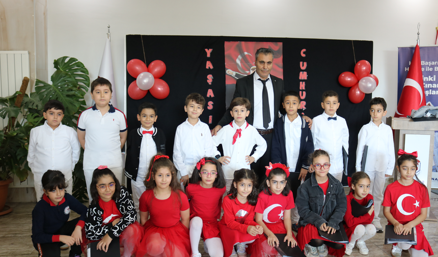 Özel Yediçınar Okulları’nda 29 Ekim Coşkusu