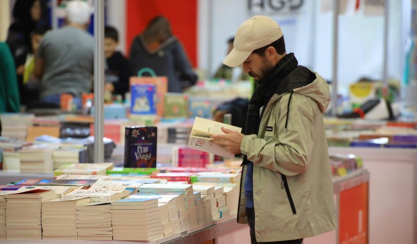 Elazığ Belediyesi 6. Kitap Fuarı Dördüncü Gününde Yoğun İlgi Gördü