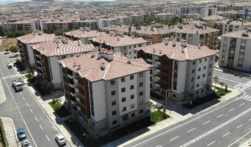 Elazığ’da Deprem Sonrası Yeniden Doğuş: 12 Binin Üzerinde Konut ve İş Yeri Sahipleriyle Buluştu