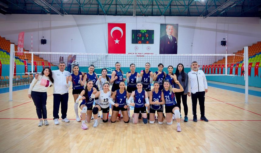 Elazığ Belediyespor Kadın Voleybol Takımı, Zirvedeki Yerini Perçinledi