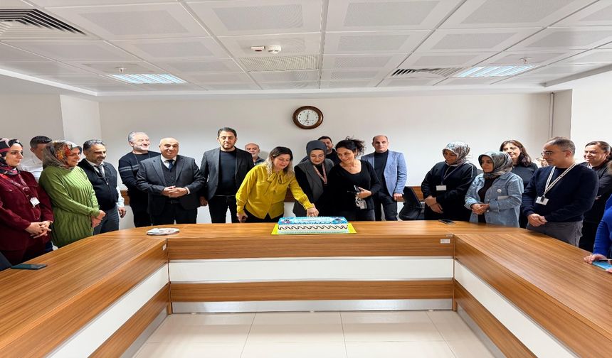 Fırat Üniversitesi Hastanesi’nde Sekreterler Gününe Özel Kutlama