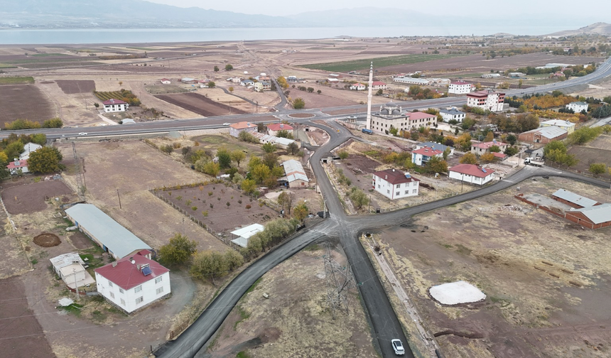 Elazığ İl Özel İdaresi Çağlar Köyü Yolunu Asfaltla Yeniledi