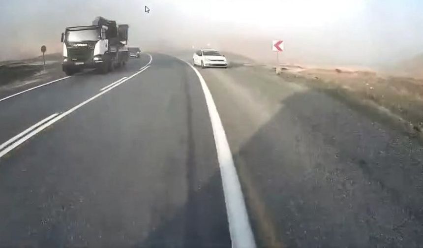 Elazığ’da Otomobilin Hatalı Sollaması Kazaya Davetiye Çıkardı