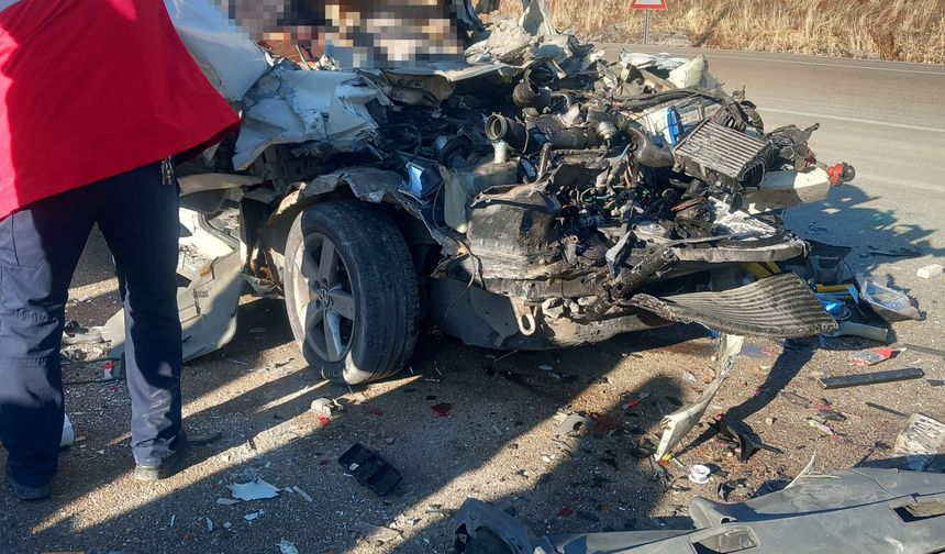 Malatya'da Tır ile Minibüs Çarpıştı: 3 Ölü