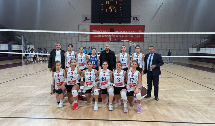 Elazığ Belediyespor Kadın Voleybol Takımı Hakkâri Deplasmanından Lider Döndü