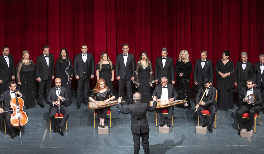 Elazığ Devlet Klasik Türk Müziği Topluluğu Sahnedeydi