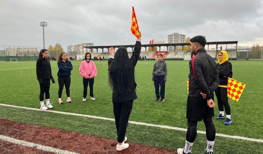 Elazığ’da Futbol Aday Hakem Kursu Tamamlandı