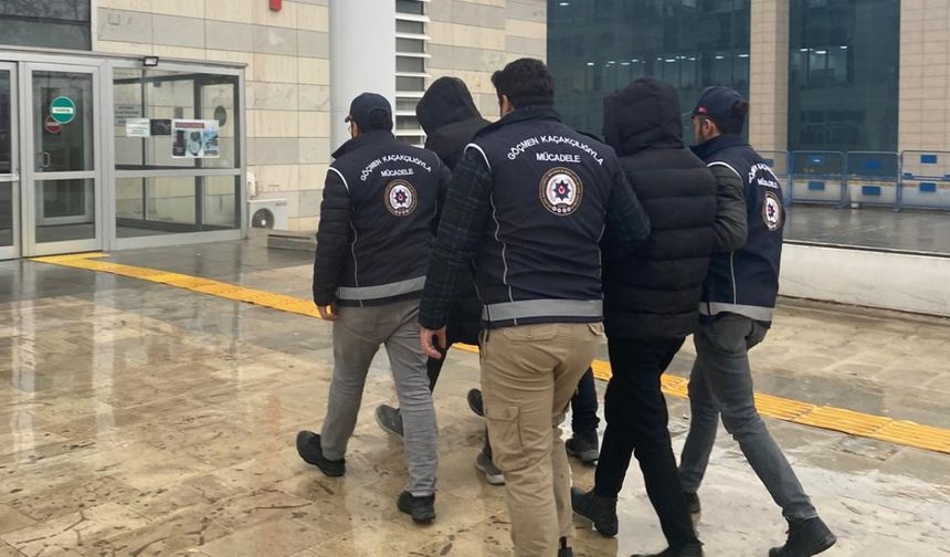 Elazığ’da Göçmen Kaçakçılığı Operasyonu: 16 Düzensiz Göçmen Yakalandı, 2 Şüpheli Tutuklandı