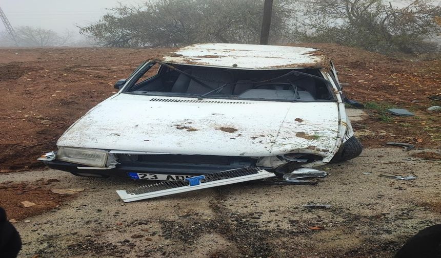 Elazığ’da Takla Atan Otomobilin Sürücüsü Yaralandı