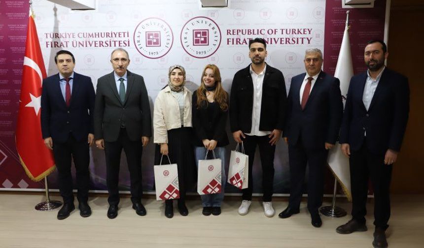 Prof. Dr. Göktaş, 50. Yıl Fotoğraf Yarışmasının Ödüllerini Takdim Etti