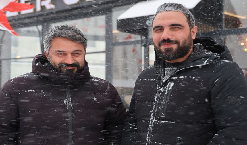 Elazığ'da Doğaseverin Köpeklerle Zor Anları Dron Kamerasında