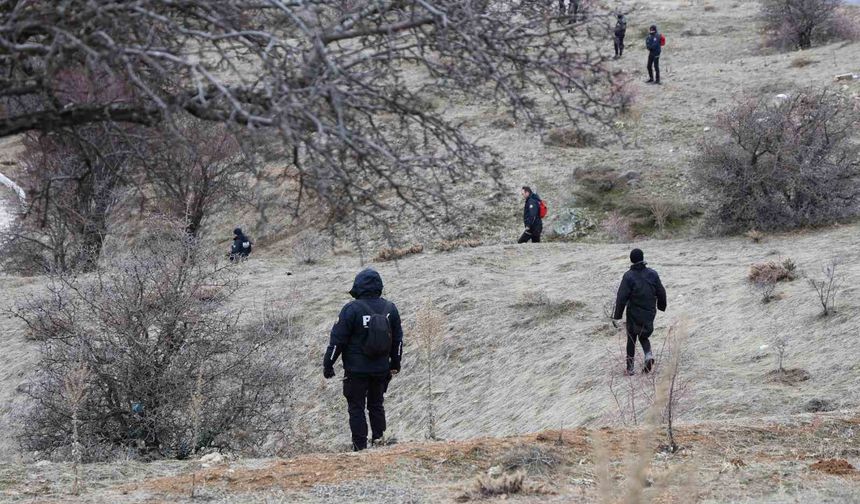 Elazığ'da 5 Gündür Kayıp Olan Yaşlı Adam İçin 100 Kişilik Ekip Sahada