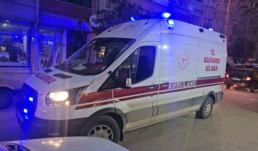 Elazığ'da motosiklet yayaya çarptı: 2 yaralı