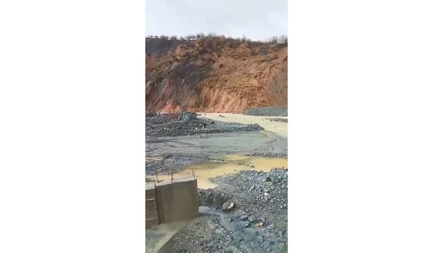 Heyelan Nedeniyle Açılan Alternatif Yol Sular Altında Kaldı