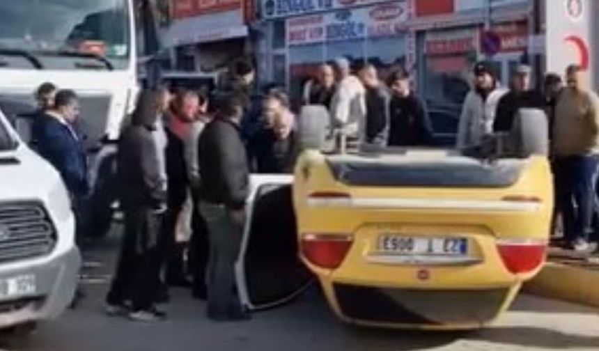 Beton Mikseri İle Çarpışan Taksi Ters Döndü: 1 Yaralı