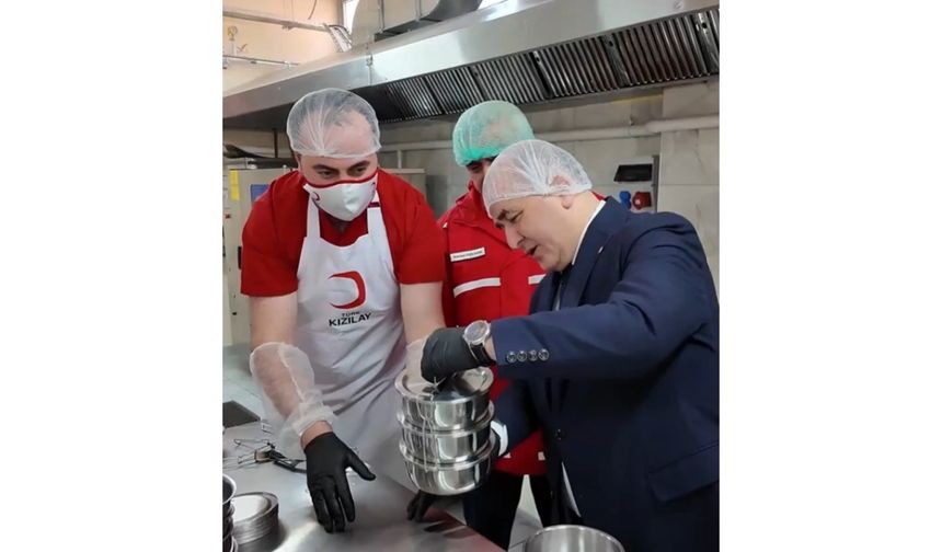 Hatipoğlu’ndan Kızılay Aşevine Ziyaret: “Her Tabakta Dayanışma Var”