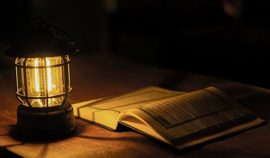 Bin Aydan Daha Hayırlı Gece: Kadir Gecesi Pazartesi İdrak Edilecek