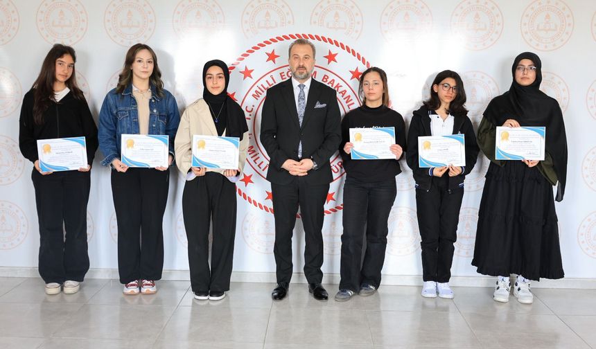 “Hayalden Satıra Projesi”nde Ödüller Sahiplerini Buldu