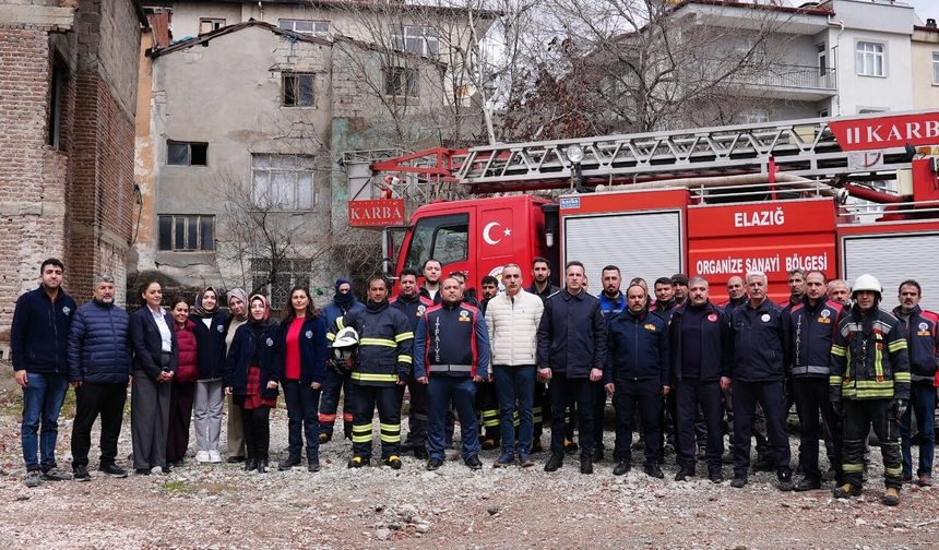 Elazığ İtfaiyesi’nden Gerçeği Aratmayan Tatbikat