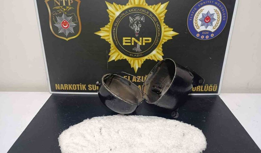 Buzdolabı kompresörüne saklanan uyuşturucuyu narkotik köpeği buldu