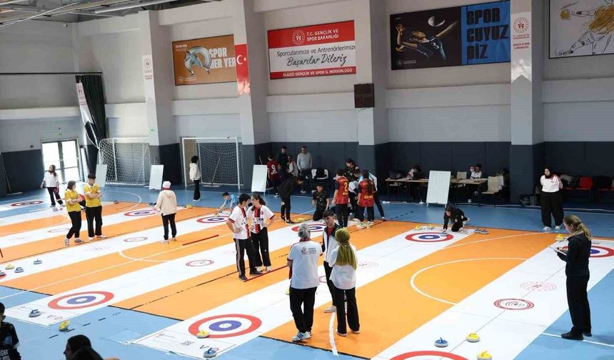 Elazığ, Floor Curling Gençler Grup Müsabakalarına Ev Sahipliği Yaptı