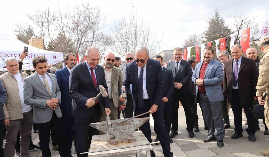 FÜ'de Nevruz Bayramı Coşkuyla Kutlandı
