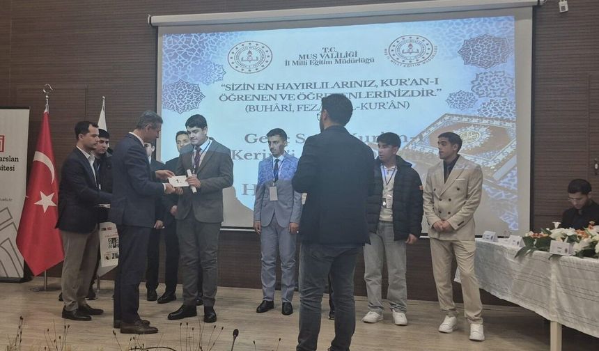 Kur'an-ı Kerim'i Güzel Okuma Yarışmasında Bölge Birincisi Elazığ'dan