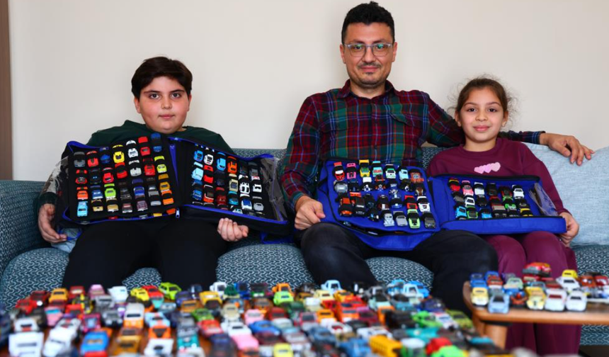 Elazığ'lı Öğretmen 16 Yılda Bin 500 Model Araba Topladı