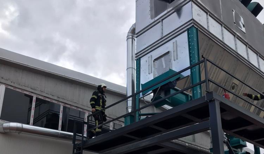 Elazığ'da Mobilya Fabrikasında Yangın