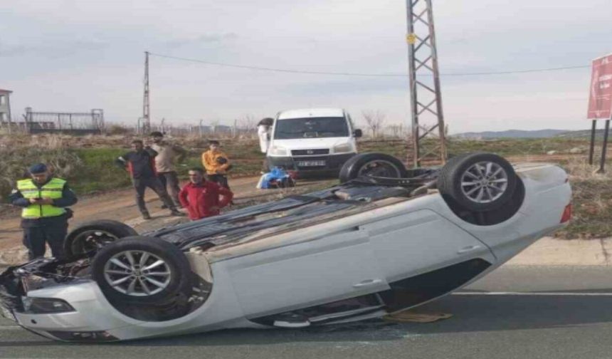 Elazığ'da Otomobil Ters Döndü: 2 Yaralı