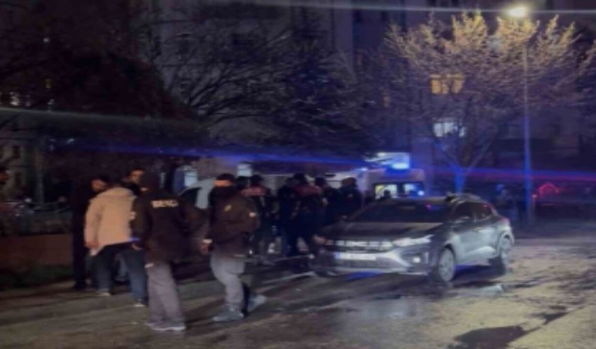 Trafikte Başlayan Tartışma Kavgaya Döndü: 10 Gözaltı