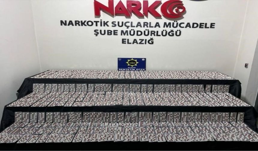 Elazığ'da Bir Şahsın Çantasında Yapılan Aramada, 6 Bin Adet Sentetik Hap Ele Geçirildi