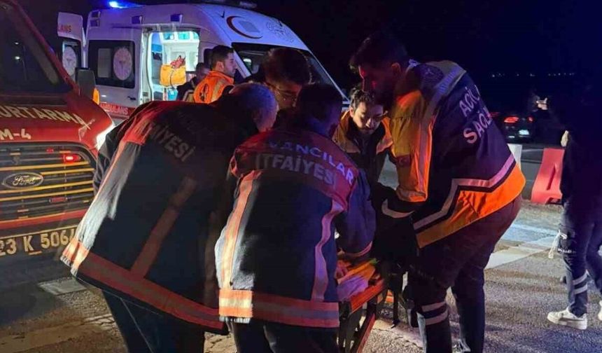 Kaza Yapan Otomobil Ters Döndü: 7 Yaralı