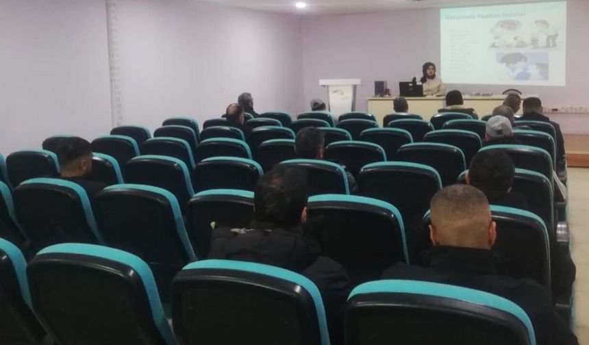 Elazığ'da Yükümlülere 'İletişim Becerileri' Semineri Verildi