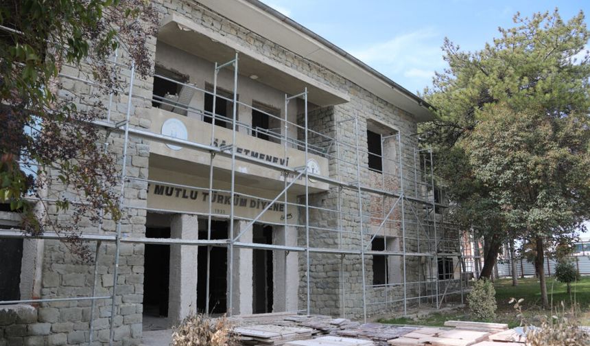 Elazığ Belediyesi, Öğretmenevi’nde Güçlendirme ve Restorasyon Çalışmalarını Sürdürüyor