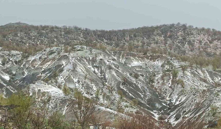 Arıcak'ta Sağanak Ve Dolu Etkili Oldu