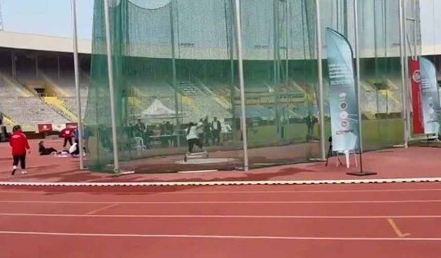 Elazığ'a Gülle Atmada Altın Madalya