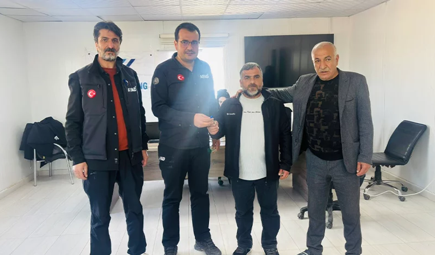 Karşıyaka’da Afet Konutlarında Anahtar Teslimi Başladı