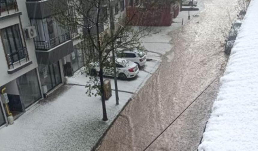 Elazığ'da Dolu Etkili Oldu