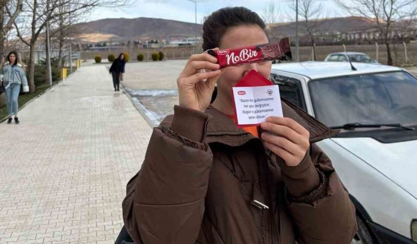 Elazığ'da 'Mutluluk Paylaştıkça Çoğalır' Sosyal Deneyi