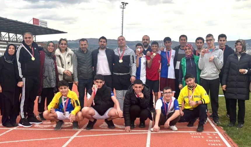 Elazığ'da Özel Sporcuların Masa Tenisi Ve Atletizm Heyecanı