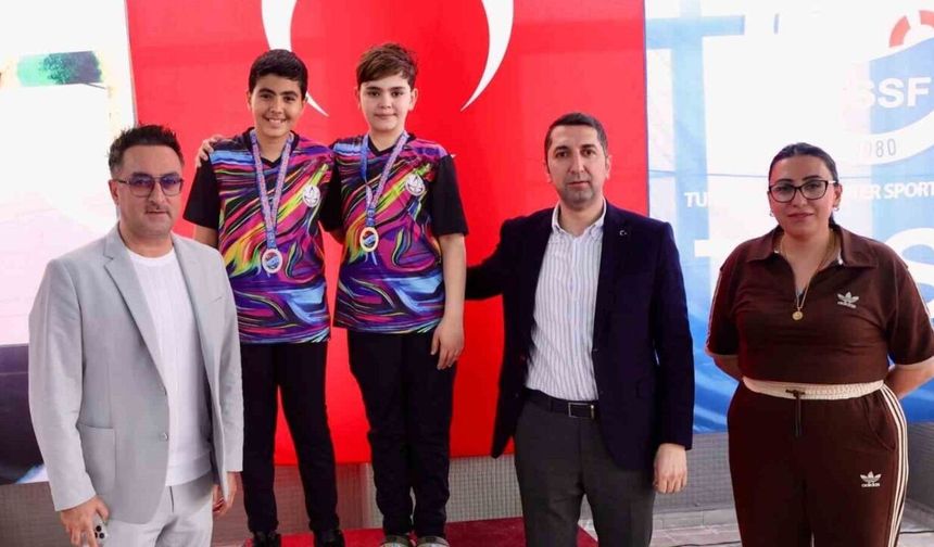 Yüzmede Elazığ'a 19 Madalya