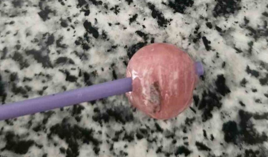 Şekerin İçinden Taş Çıktı