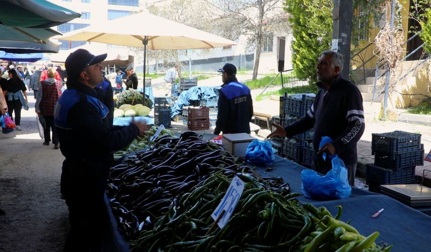 Elazığ Belediyesi Zabıta Ekiplerinden Pazar Yerlerinde Sıkı Denetim